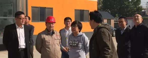 北京市住房和城乡建设委员会领导参观空中造楼机